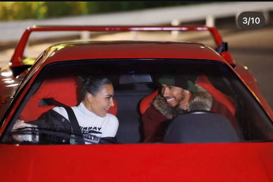 Lewis Hamilton aparece con Kim Kardashian en Japón a bordo de un Ferrari F40