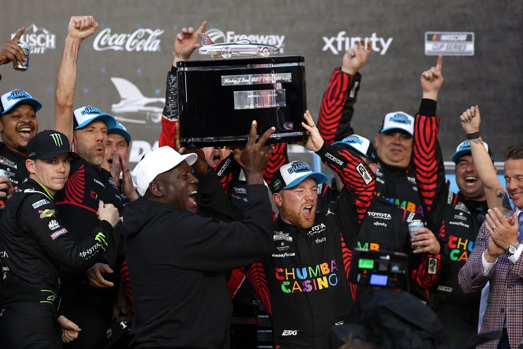 Tyler Reddick da a Michael Jordan su primera Daytona 500 con 23XI Racing